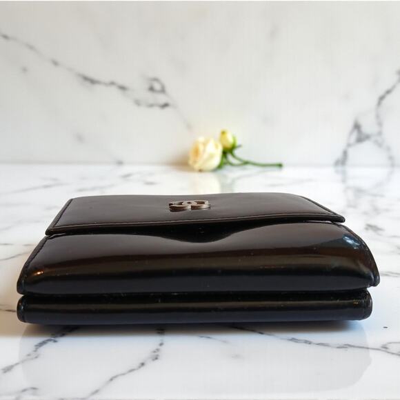Authentic Chanel Patent Leather Black Trifold Compact Wallet MSRP $950 - Picture 5 of 14